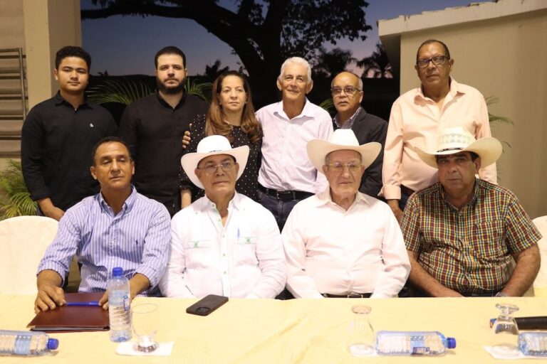 Juramentan Tabaré Peña presidente comité gestor Cooperativa Ganaderos Cibao Nordeste