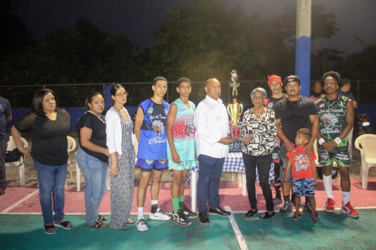 Equipos Verde y Negro consiguen triunfo torneo basket juvenil club Caonabo copa Pescadería Wanda