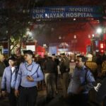 Al menos 18 muertos en una estampida en una estación de tren de Nueva Delhi durante la mayor fiesta religiosa del mundo