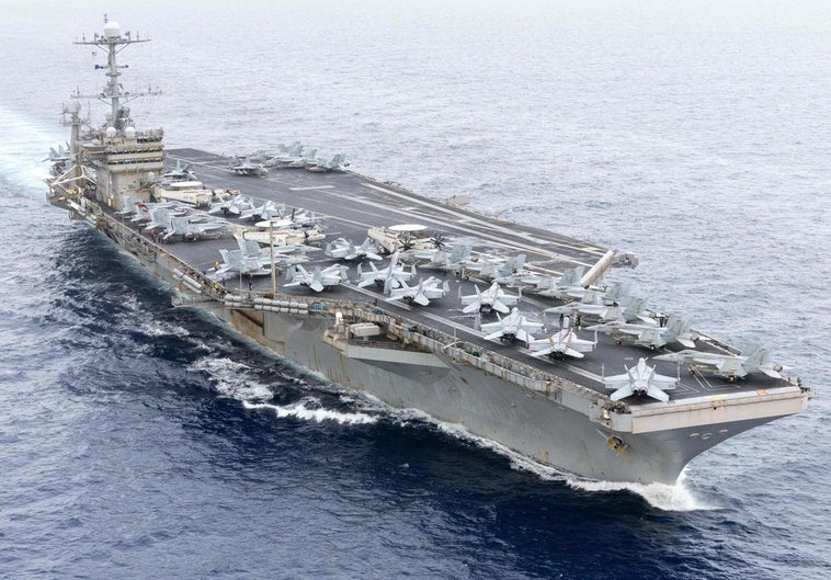 El portaaviones nuclear USS Harry Truman choca contra un carguero en el Mediterráneo