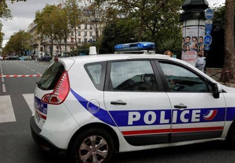 La Policía francesa dispara a un hombre armado con dos sables que amenazó «directamente» a los agentes