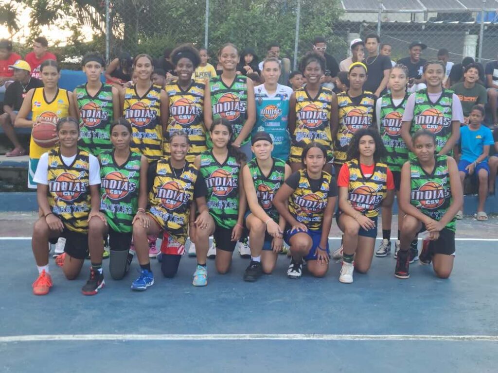 Indias club San Vicente realizan exitosa exhibición de basket  femenino en el municipio de Hostos