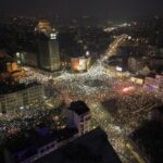 Más de 100.000 personas se manifiestan contra la corrupción del Gobierno en la capital de Serbia