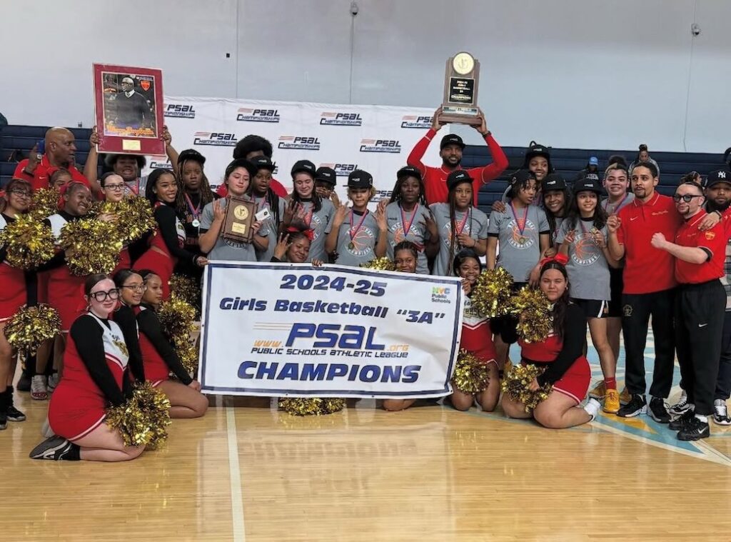 Aviles y Pérez conducen  Escuela Murry Bergtraum al campeonato Basket femenino Ciudad de New York