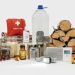 Del pesto de los suecos a las tabletas de yodo de los finlandeses: los imprescindibles de los kits de supervivencia de los distintos países