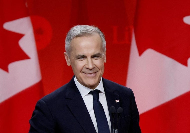 Mark Carney jura como primer ministro de Canadá en medio de las tensiones con Trump sobre los aranceles