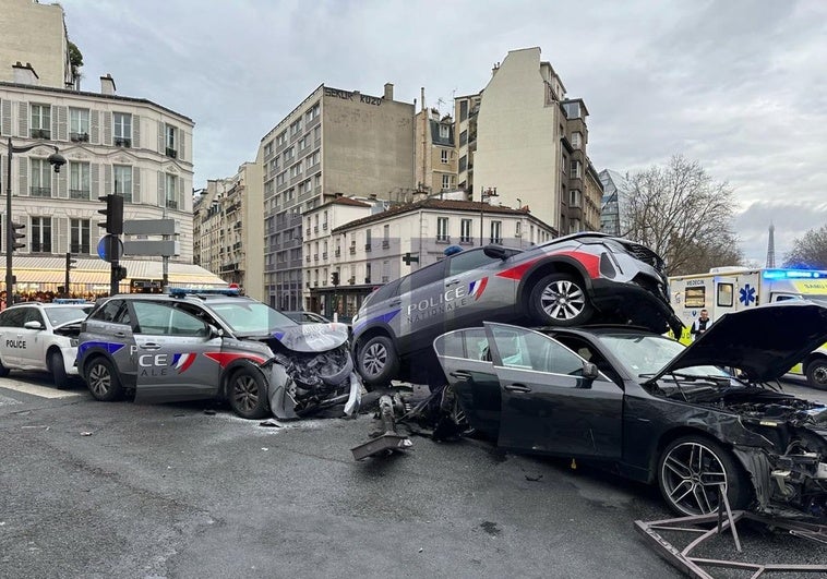 Trece heridos tras una persecución policial que acaba en un rocambolesco choque en París