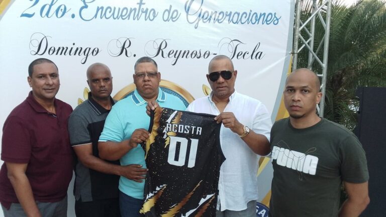 Con rotundo éxito celebran segundo encuentro de generaciones del club San Martin de Porres