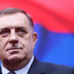 La Policía de Bosnia ordena la detención del líder serbobosnio Milorad Dodik