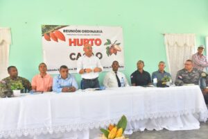 Autoridades, productores y comercializadores se unen para poner fin al robo de cacao en la zona