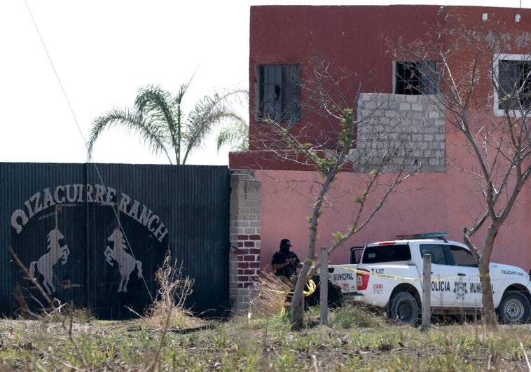 Descubren en un rancho del cártel de Jalisco tres crematorios humanos