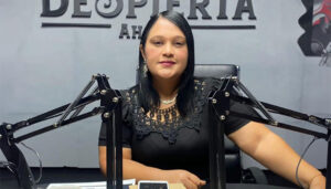 Comunicadora  Evelyn Javier sufre accidente en Tenares