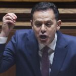 El Gobierno portugués salva una moción de censura en medio de una grave crisis política
