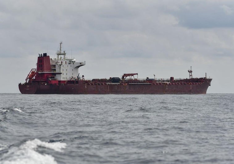 Un petrolero y un buque mercante chocan frente a la costa oriental de Reino Unido