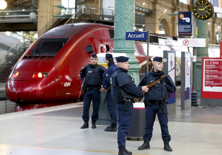 Suspenden el tráfico de la mayor estación de París al encontrar una bomba de la II Guerra Mundial en las vías