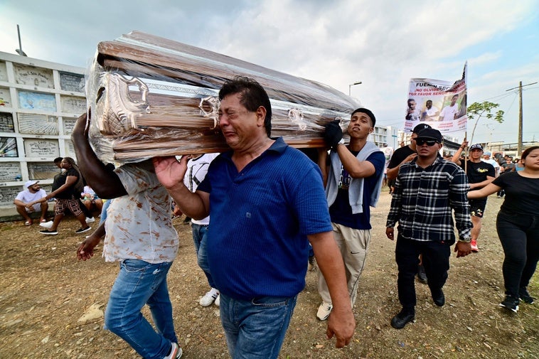 Militares ecuatorianos confiesan haber torturado a los cuatro niños de que fueron hallados calcinados