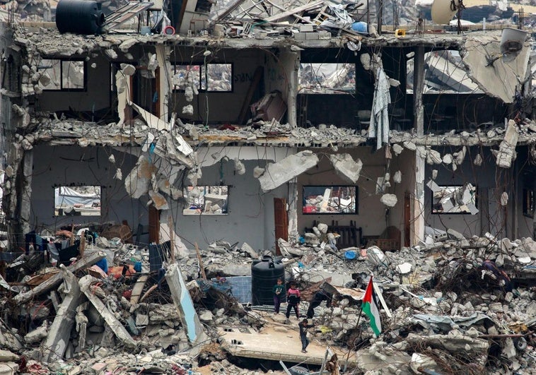 Mueren 20 personas por un bombardeo israelí en un edificio residencial de Gaza