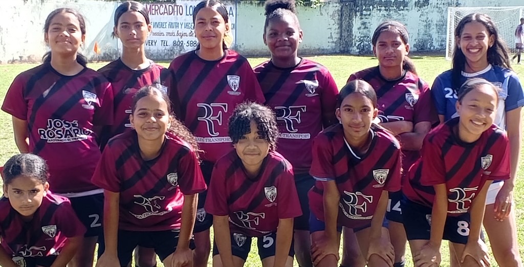 Academia Robinson Peralta se corona campeón torneo fútbol femenino Copa Pescadería Wanda