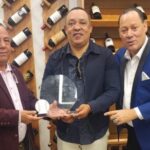 Liga Nacional de Béisbol reconoce a Juan Núñez