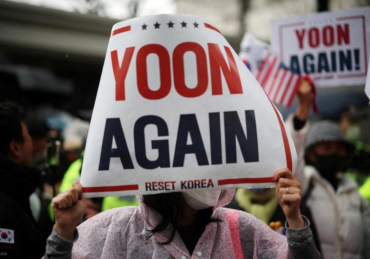 El expresidente de Corea del Sur niega la insurrección en el arranque del juicio por la ley marcial