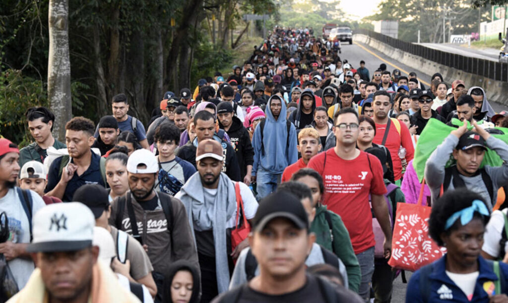 EE.UU. ofrece US$1,000 y pasaje aéreo a inmigrantes irregulares que opten por “autodeportarse”
