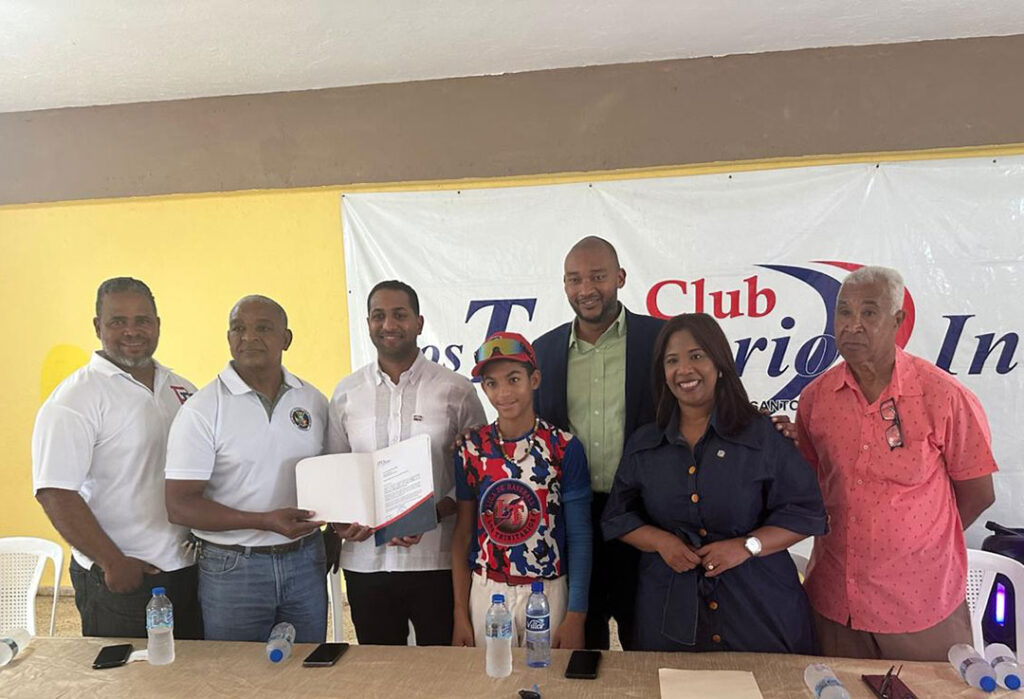 ITLA lanza programa de becas para atletas del Club Los Trinitarios