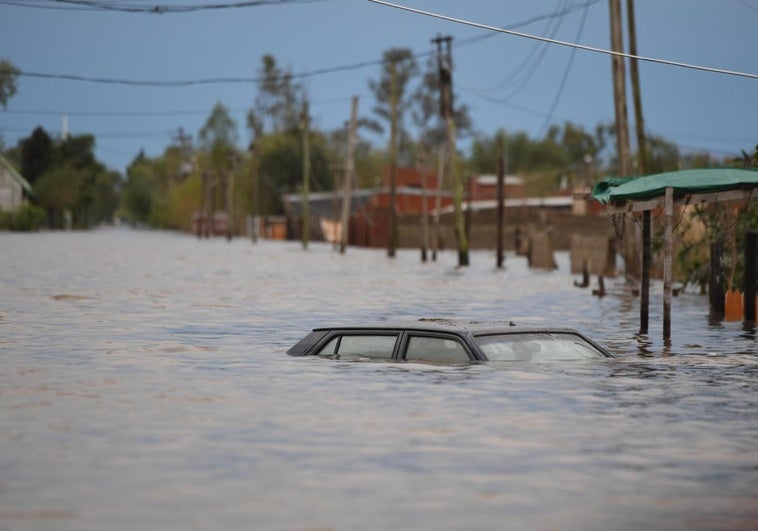 Inundaciones en Buenos Aires dejan más de 4.000 evacuados y el Gobierno despliega las Fuerzas Armadas