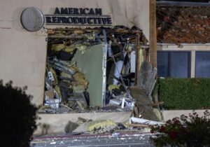 Un muerto y varios heridos tras la explosión de un coche bomba en Palm Springs, California