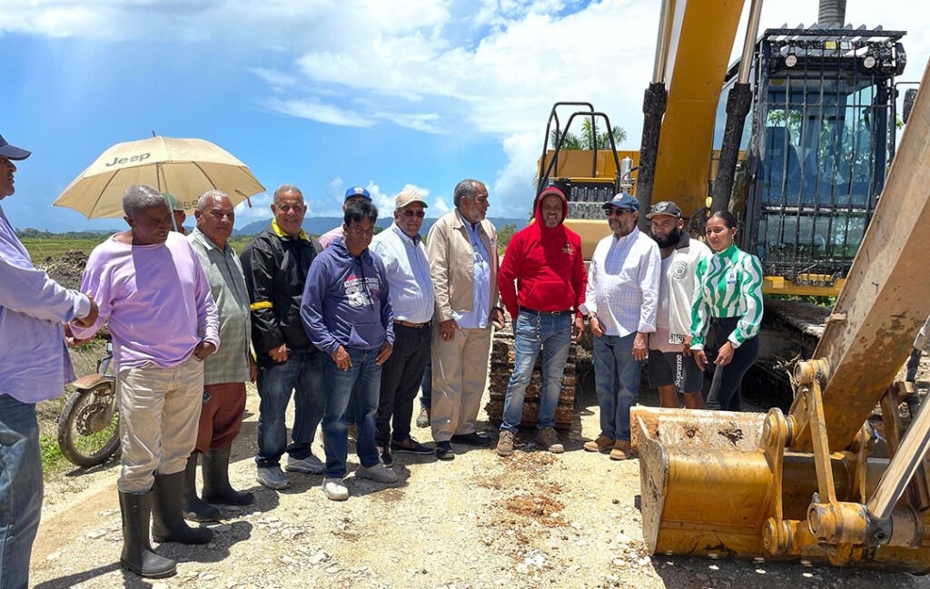 INDRHI reduce impacto de lluvias con mantenimiento de sistemas de riego en el Bajo Yuna