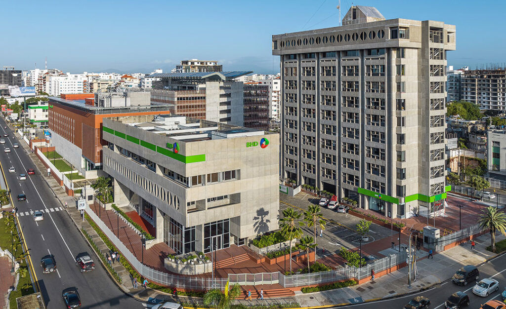BHD y Ria Money Transfer anuncian alianza para entregar remesas al instante desde Estados Unidos