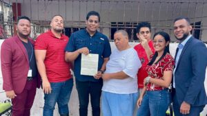 Entrega de aporte económico para cirugía urgente de José Ramón García Meregildo