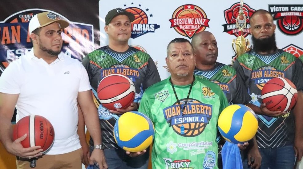Fundación Fe Malta y Ferretería Hilario entregan útiles deportivo Basket sector Los Espinola