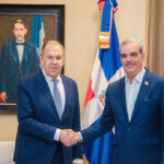 Presidente Abinader recibe al canciller ruso Serguéi Lavrov en el Palacio Nacional