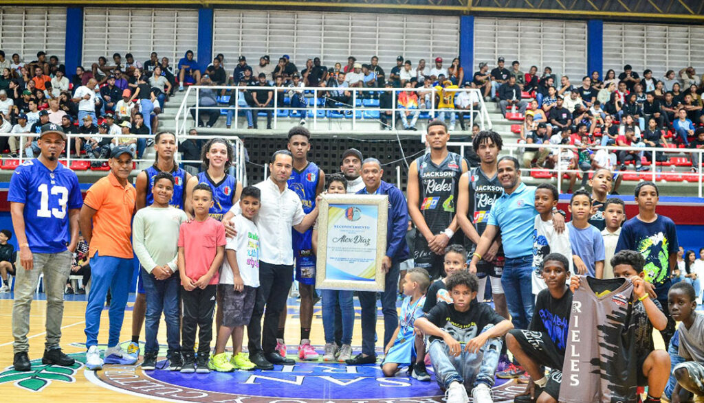 El alcalde del deporte Alex Díaz dice presente en el Torneo Barrial