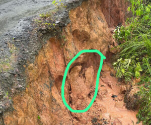 Lluvias causan deslizamientos de tierra en Naranjo Dulce, San Francisco de Macorís; piden ayuda urgente