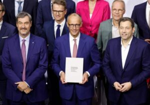 Alemania forma su gran coalición en plena crisis con EE.UU.