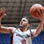 Eddy Polanco debuta en grande con los indios en electrizante victoria en tiempo extra sobre Metros