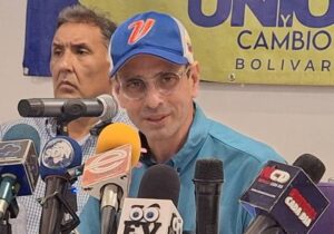 Capriles afirma que su participación en las elecciones parlamentarias no es ir «contra Machado ni contra Edmundo»