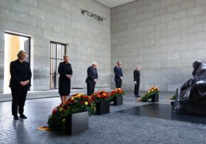 Steinmeier, presidente de Alemania, carga contra Putin y Trump en el 80 aniversario del final de la Segunda Guerra Mundial