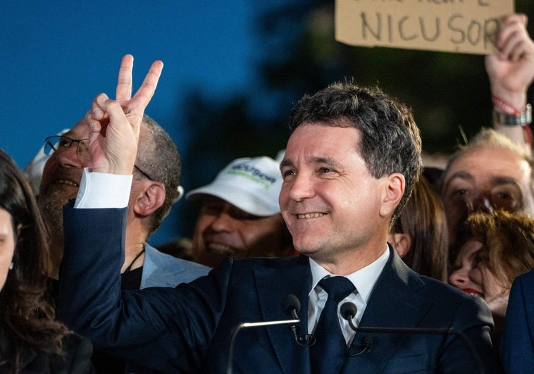 El ultraderechista Simion se disputará la Presidencia de Rumanía con el proeuropeo Dan