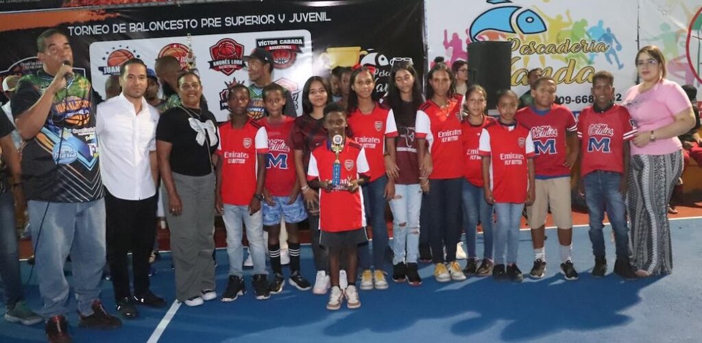Realizan premiaciones torneo fútbol aniversario Los Espinola Fútbol Club Copa Pescadería Wanda
