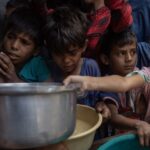 Israel golpea con dureza a una Gaza en la que 14.000 niños corren riesgo de morir por hambruna
