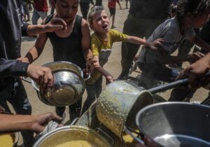Al menos 57 niños han muerto de hambre en Gaza durante los últimos dos meses, según la OMS