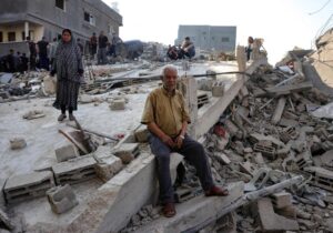 Israel afirma que 107 camiones de ayuda entraron en Gaza este jueves