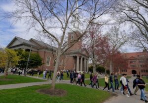 El Departamento de Educación de EE.UU. suspende las ayudas a la investigación a la Universidad de Harvard