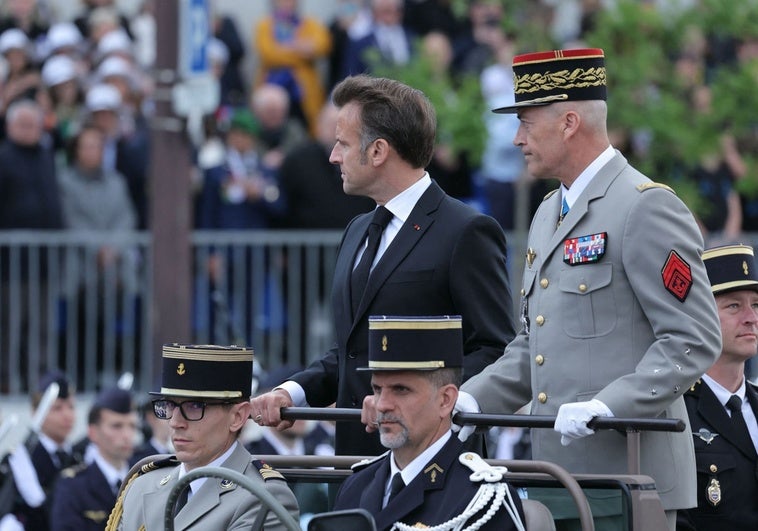 Macron conmemora la capitulación nazi afirmando que es necesario seguir luchando para defender las amenazas actuales