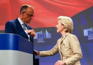 Von der Leyen rechaza visitar a Trump hasta que «podamos discutir de algo concreto»