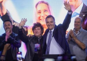 El partido de Milei se impone en las legislativas de Buenos Aires y el kirchnerismo queda en el segundo puesto