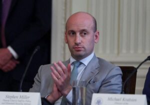 Stephen Miller, mano derecha de Trump: «El golpe de estado judicial está fuera de control»