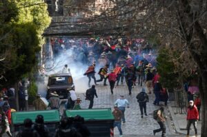 Evo Morales no logra inscribirse candidato tras la violenta marcha de sus seguidores en La Paz